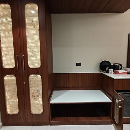 Bed and Breakfast Omaxe Hazratganj , Khusi Mahal Лакхнау Экстерьер фото