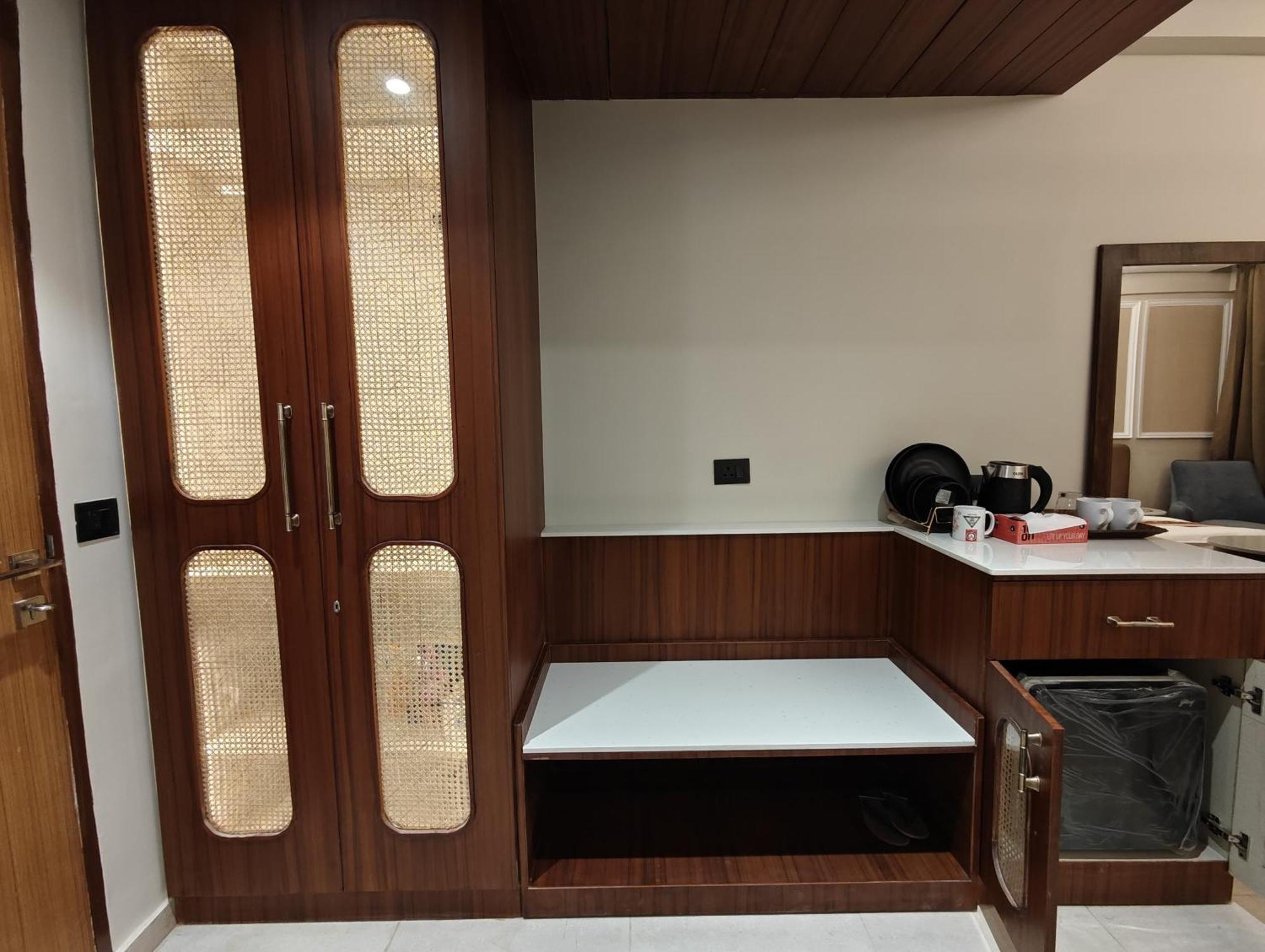 Bed and Breakfast Omaxe Hazratganj , Khusi Mahal Лакхнау Экстерьер фото